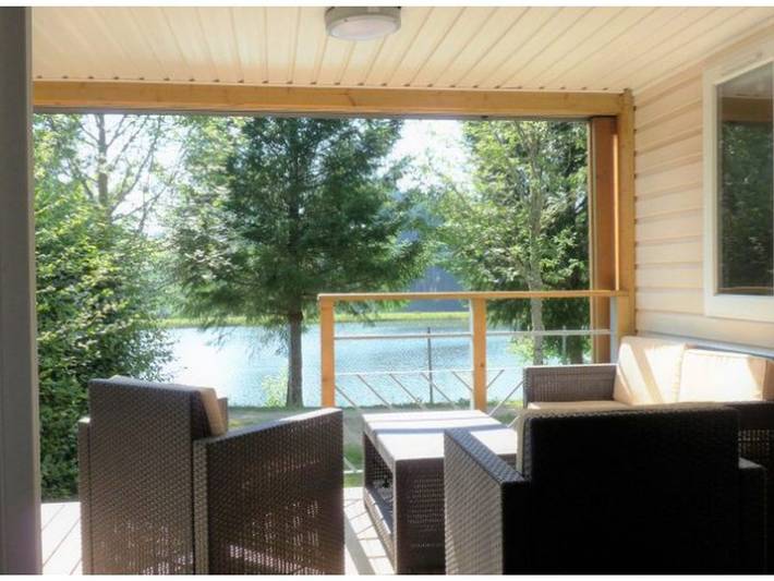 Camping pour 4 personnes, avec vue sur le lac et terrasse, animaux acceptés en Haute-Loire - 2