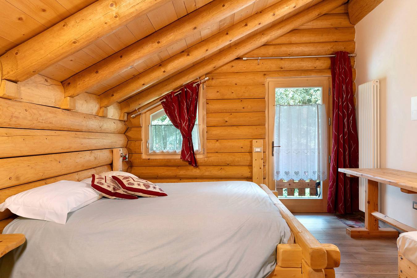 Camera 'Primula' con Vista Montagna, Giardino Condiviso e Wi-Fi in Peio, Parco Nazionale dello Stelvio