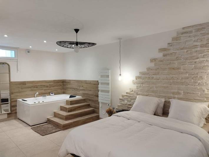 Gîte pour 4 personnes, avec jacuzzi et jardin à Massieux - 3