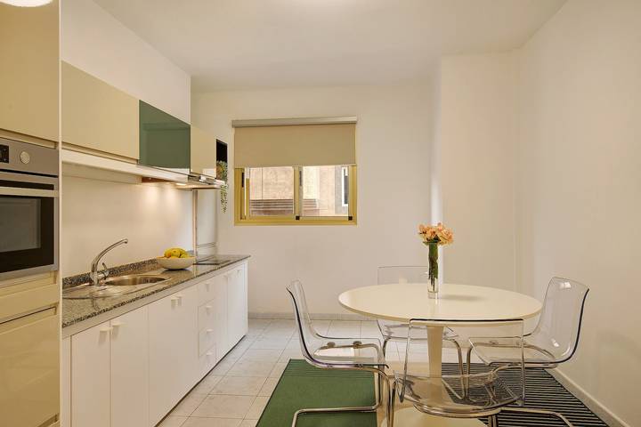 Apartamento entero, Apartamento "Little Gem" en una ubicación central con Wi-Fi in Cruce de Arinaga, Agüimes