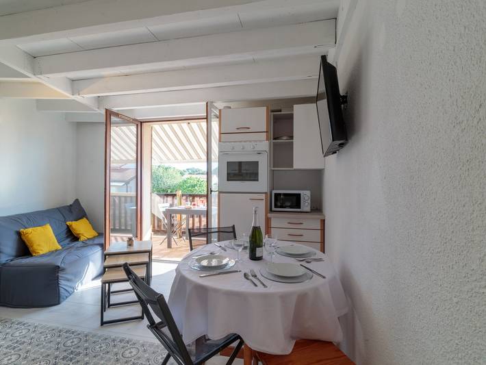 Gîte pour 4 personnes, avec terrasse dans Plage du Bureau - 2