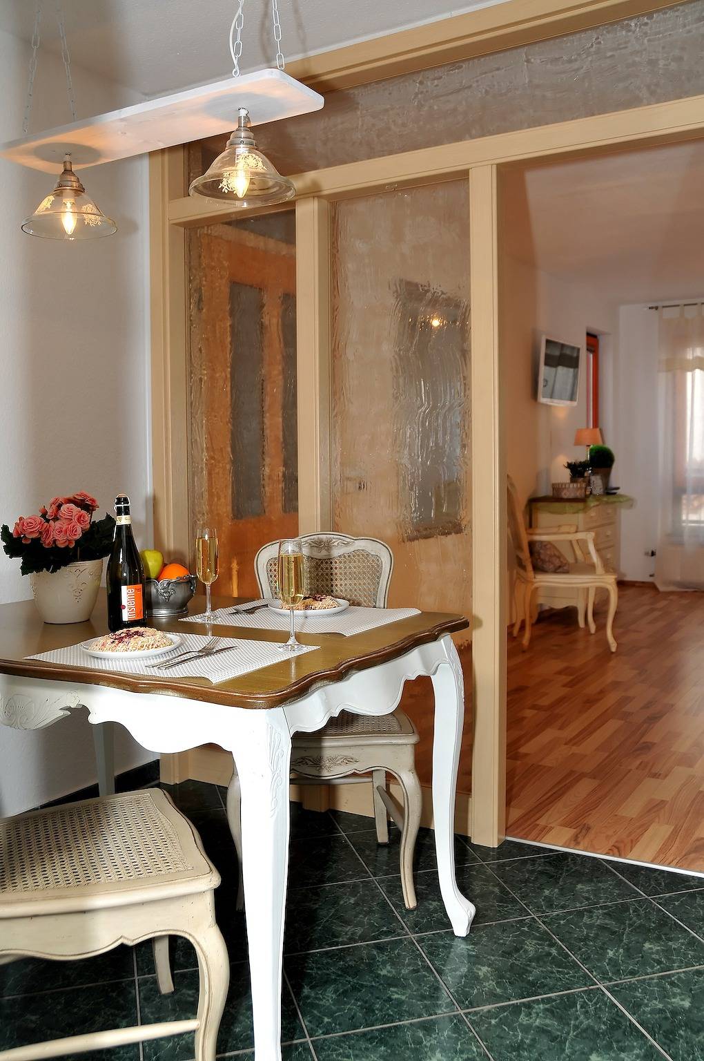 Ganze Wohnung, Ferienwohnung 'Wohnungen 'am Kütertor' - Kogge' mit Balkon und Wlan in Ozeaneum Stralsund, Stralsund