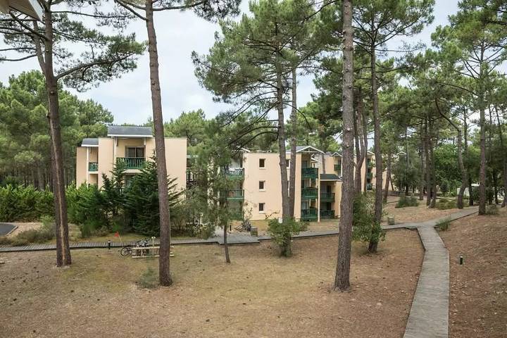 Gîte pour 4 personnes, avec vue ainsi que balcon et piscine, animaux acceptés à Carcans - 3