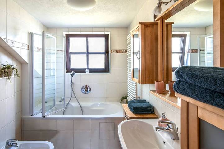 Ganze Wohnung, Zentral aber ruhig gelegenes Appartement Sisipark mit 2 Balkonen in Bad Ischl, Bezirk Gmunden