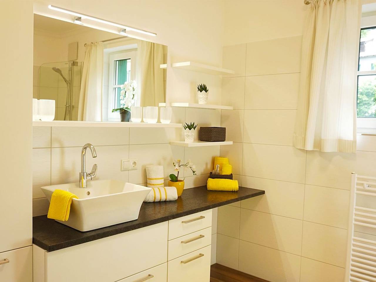 Ganze Ferienwohnung, Villa Eisl-Raudaschl - Gartenwohnung in Salzkammergut-Berge, Bezirk Salzburg-Umgebung