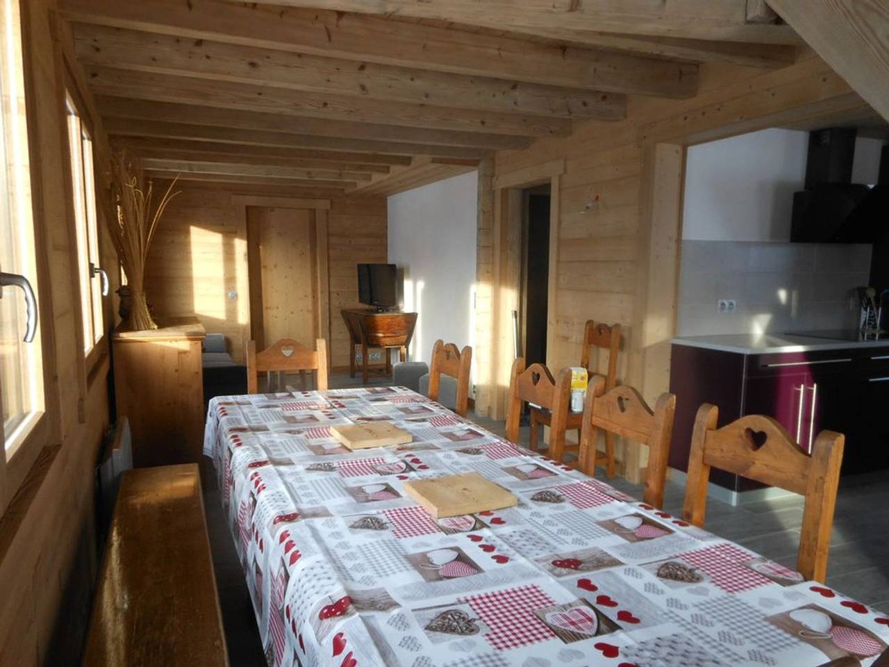 Geräumiges Chalet für 10, nahe Pisten, Parkplatz, Garage in Le Grand-Bornand, Annecy und Umgebung