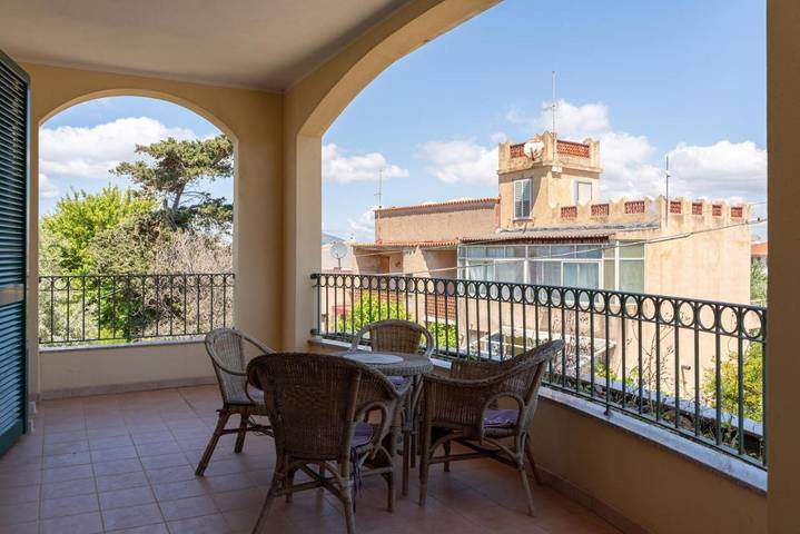 Villa for 6 people, with view and balcony in Alghero