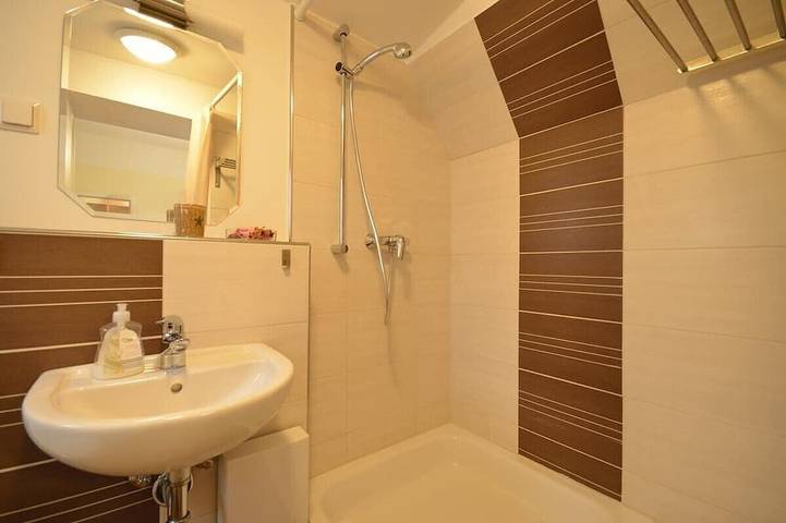 Ferienhaus für 3 Personen, mit Whirlpool und Balkon in Köln - 3