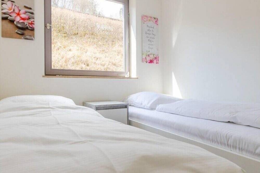 Bungalow im Campingpark in Waxweiler, Eifelkreis Bitburg-Prüm