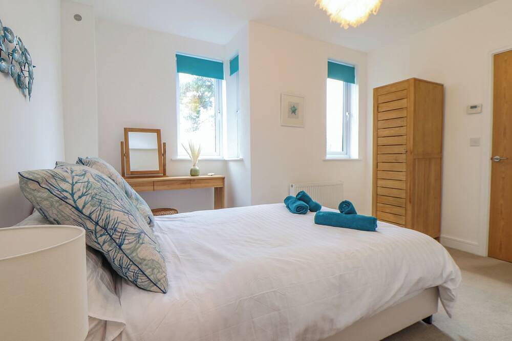 Upper Deck, family friendly, with a garden in Truro in Cornwall