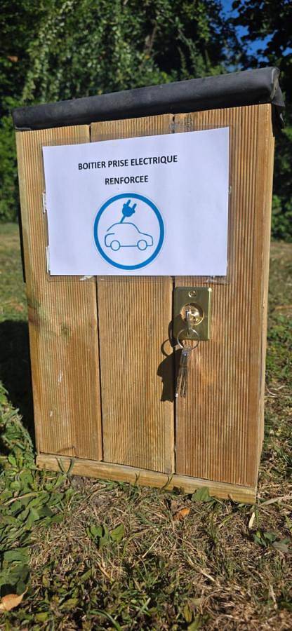 Parc de vacances pour 6 personnes, avec jardin ainsi que vue et piscine, animaux acceptés en Vendée - 3