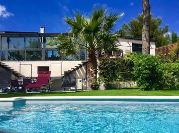 Villa pour 8 personnes, avec piscine et terrasse ainsi que jacuzzi et jardin à Sausset-les-Pins