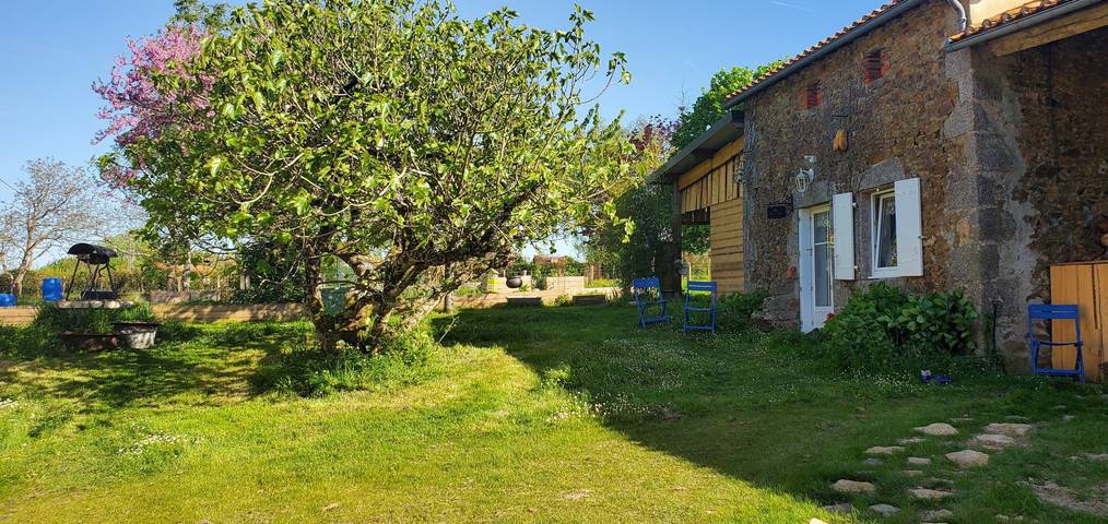Gîte pour 2 personnes, avec jardin et terrasse dans les Deux-Sèvres - 4