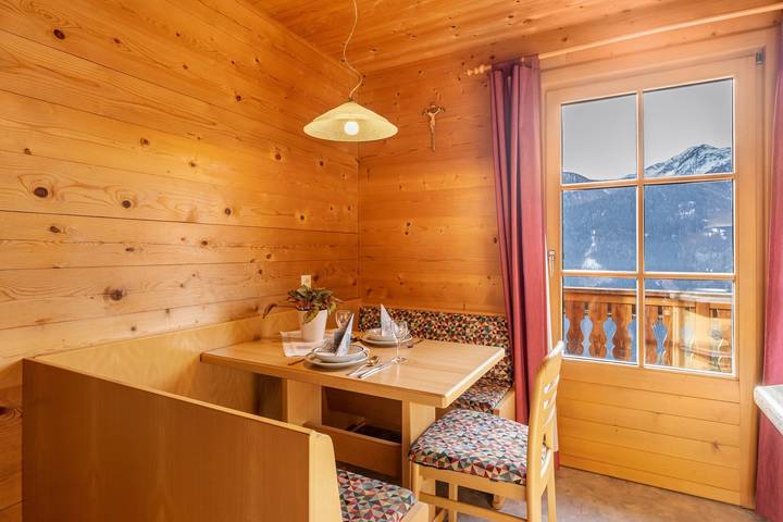 Appartamento intero, Appartamento vacanze 'Thalhof Laugen' con vista montagna, giardino comune e Wi-Fi in Ultimo, Gruppo Ortles-Cevedale