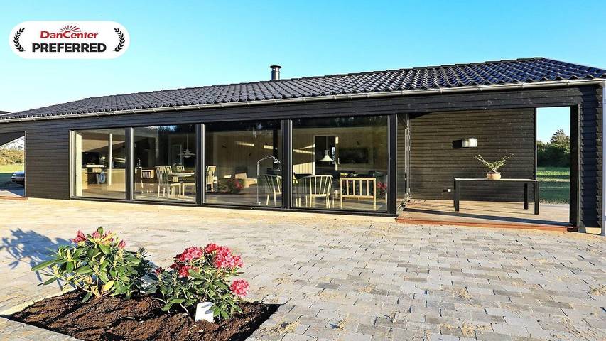 Ferieudlejning for 8 personer, med terrasse, husdyr tilladt i Skallerup Klit
