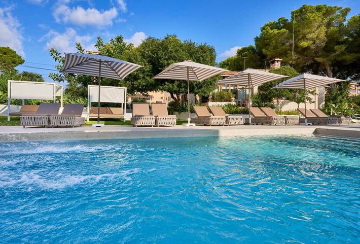 Hôtel pour 4 personnes, avec jardin et piscine