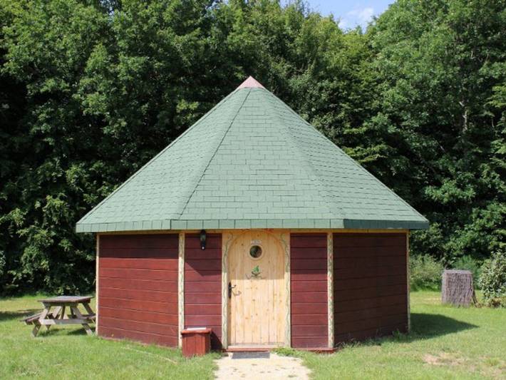 Gîte pour 6 personnes, avec piscine à Dienné