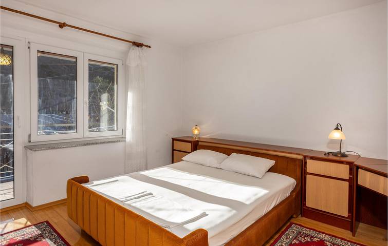 Ganze Ferienwohnung, Gemütliche Ferienwohnung mit Terrasse und Blick ins Grüne, 1 km vom Strand entfernt in Senj, Kvarner Festland