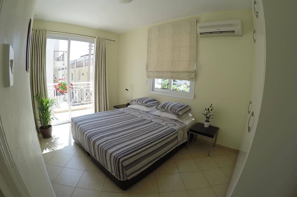Apartamento entero, Kato Paphos Suites - 1-Bed Apartment, Great location, Pool view, Wi-Fi & a/c.  in Pafos, Chipre Sur