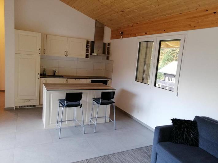 Gîte pour 4 personnes, avec vue ainsi que piscine et balcon à Châtel-Saint-Denis