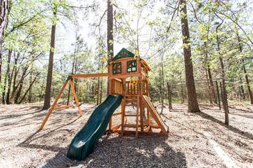 Log Cabin for 12 Guests in Broken Bow, Broken Bow Lake, Picture 3