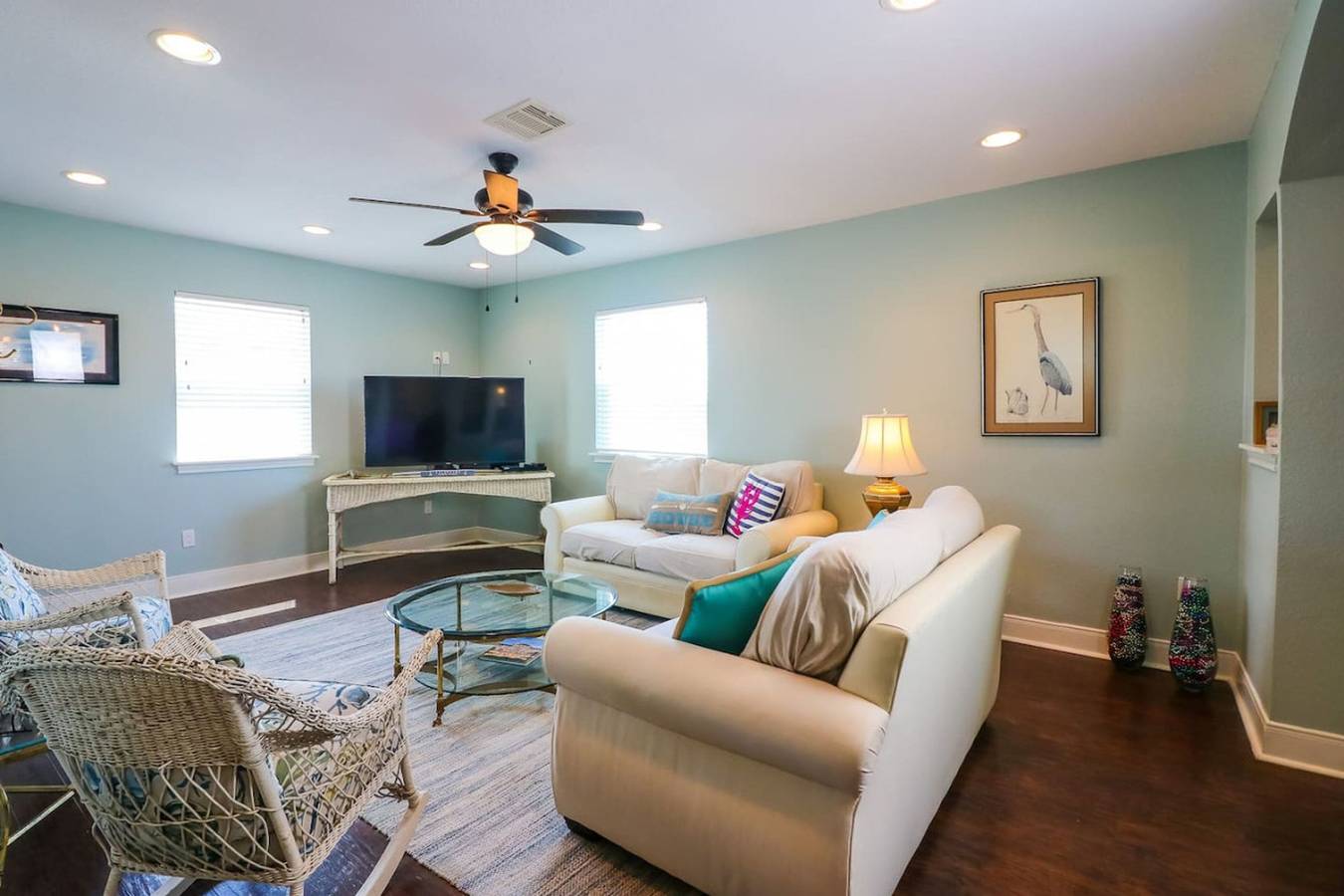 Great location, spacious yard, & coffee bar in Galveston Island, Galveston