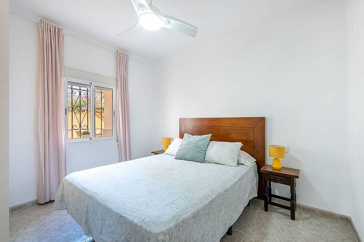 Cozy townhouse in Benalmadena 3min from the beach in Torrequebrada, Benalmádena