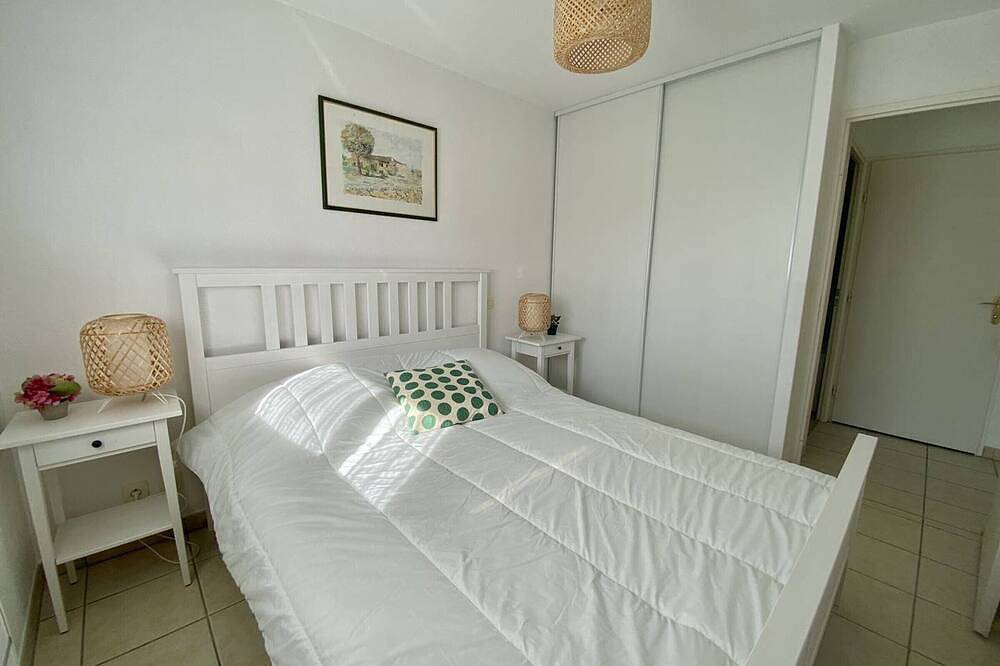 Entire apartment, Cambo Renovated T2, 2 Sleeps, Balcony, Wi-Fi in Cambo-les-Bains, Bayonne region