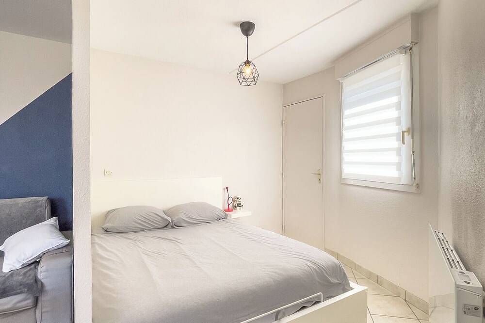 Appartement entier, Bright Cozy Apartment, Near Trainstation * Parking in Chambéry, Région de Chambéry