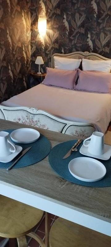 Chambre d’hôte pour 2 personnes, avec terrasse à Breze