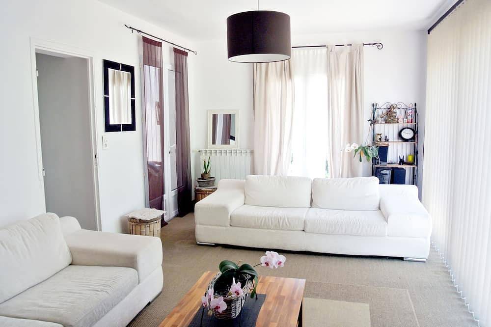 En  Provence location pour 4 avec jardin, piscin privée en campagne Internet in Mollégès, Région d'Arles