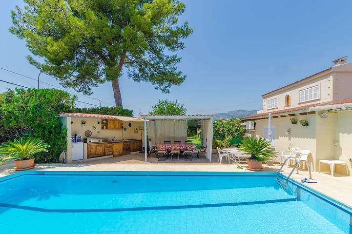 Casa de vacaciones para 6 personas, con terraza y jardín, Se admiten mascotas en Buñola