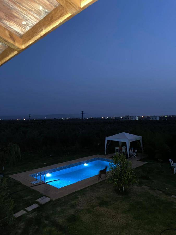 Location de vacances pour 8 personnes, avec terrasse ainsi que piscine et vue, animaux acceptés dans Ain Cheggag - 2