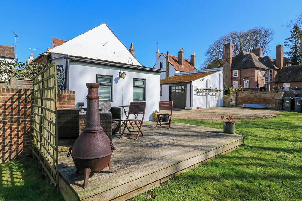 Log Cabin for 2 People in Kent