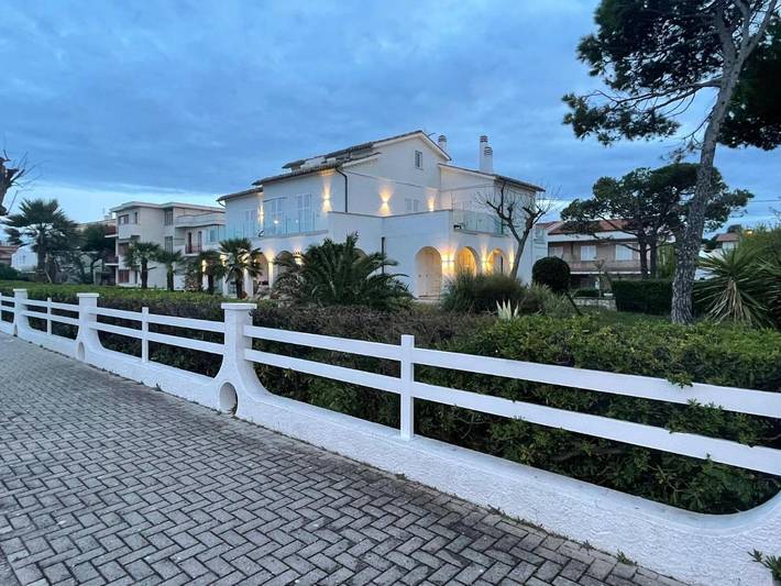 B&b per 2 persone, con Balcone e Idromassaggio nonché Terrazza e Giardino a Marcelli