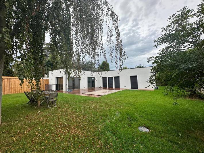 Cottage pour 8 personnes, avec vue ainsi que jardin et piscine à Arnouville-lès-Mantes