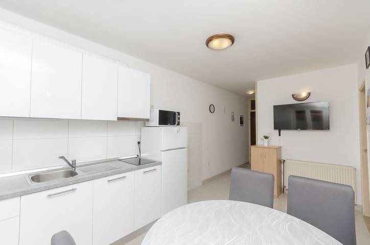 Ferienwohnung für 5 Personen, mit Balkon in Vodice
