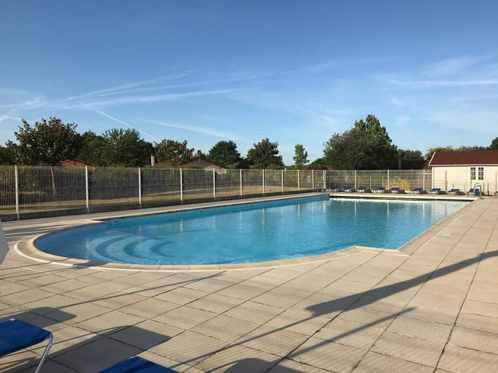 Maison de vacances pour 6 personnes, avec bassin pour enfant et jardin ainsi que piscine et terrasse, adapté aux familles dans les Deux-Sèvres - 2