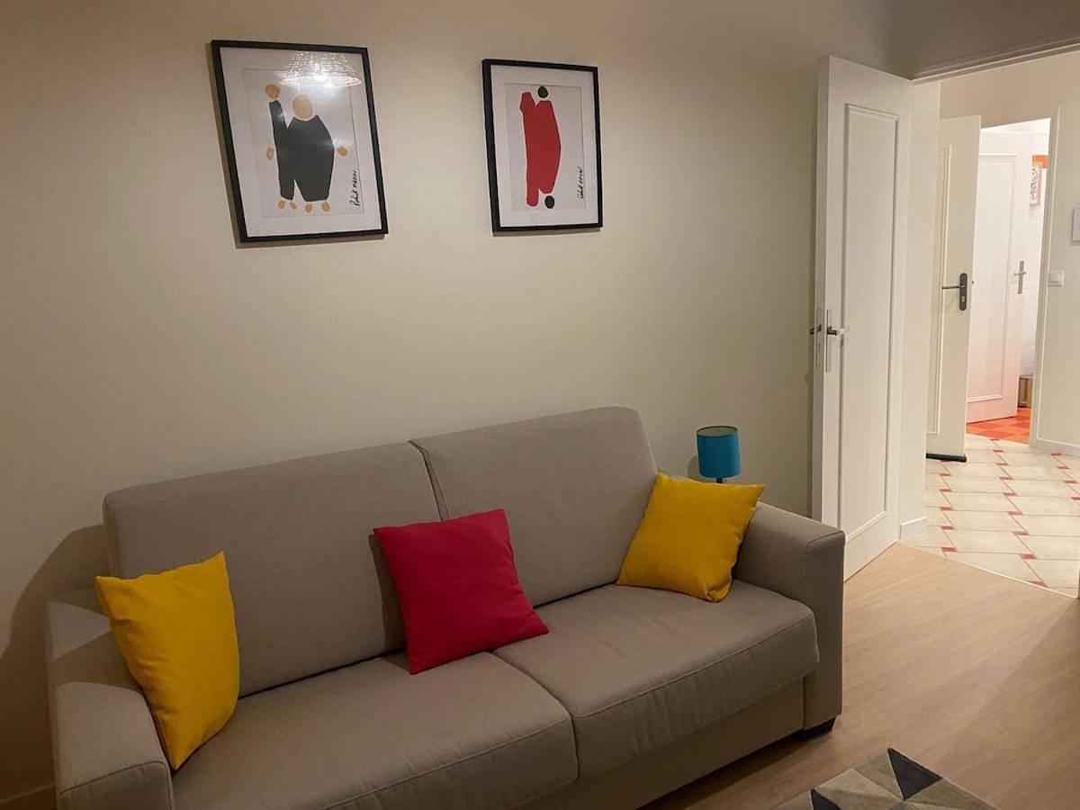 Appartement entier, One-Bedroom Apartment in Gacé, Région d'Argentan