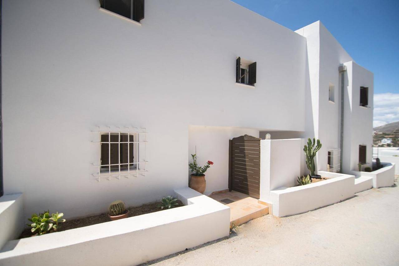 Lotos Beach Home in Syros