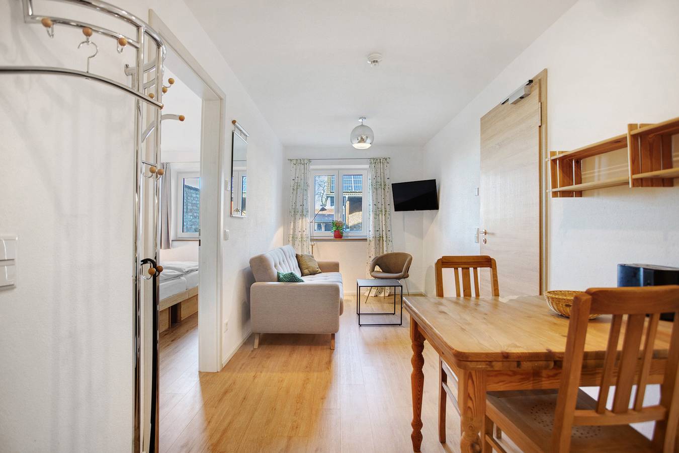 Ganze Wohnung, Ferienwohnung 'Appartement 1' mit Gemeinschaftsterrasse, Gemeinschaftsgarten und Wi-Fi in Kirchseeon, Oberbayern