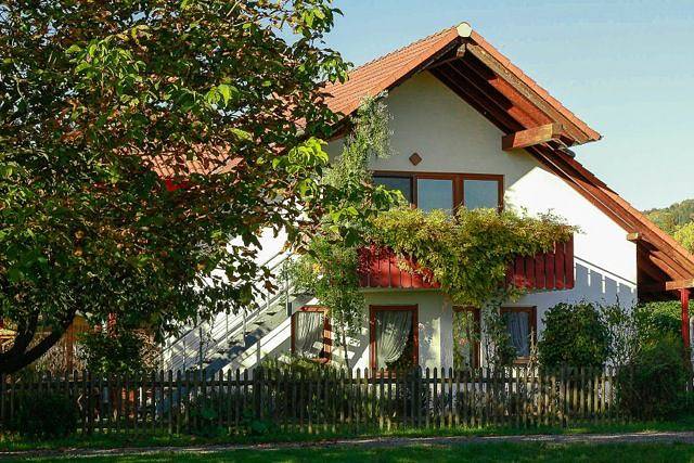 Ganze Ferienwohnung, Neunlindenhof - Ferienwohnung 1, 54 qm, 1-4 Personen in Ihringen am Kaiserstuhl, Kaiserstuhl