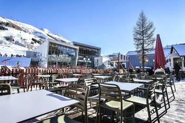 Hôtel pour 3 personnes, avec balcon dans Office De Tourisme Des Deux Alpes Front De Neige
