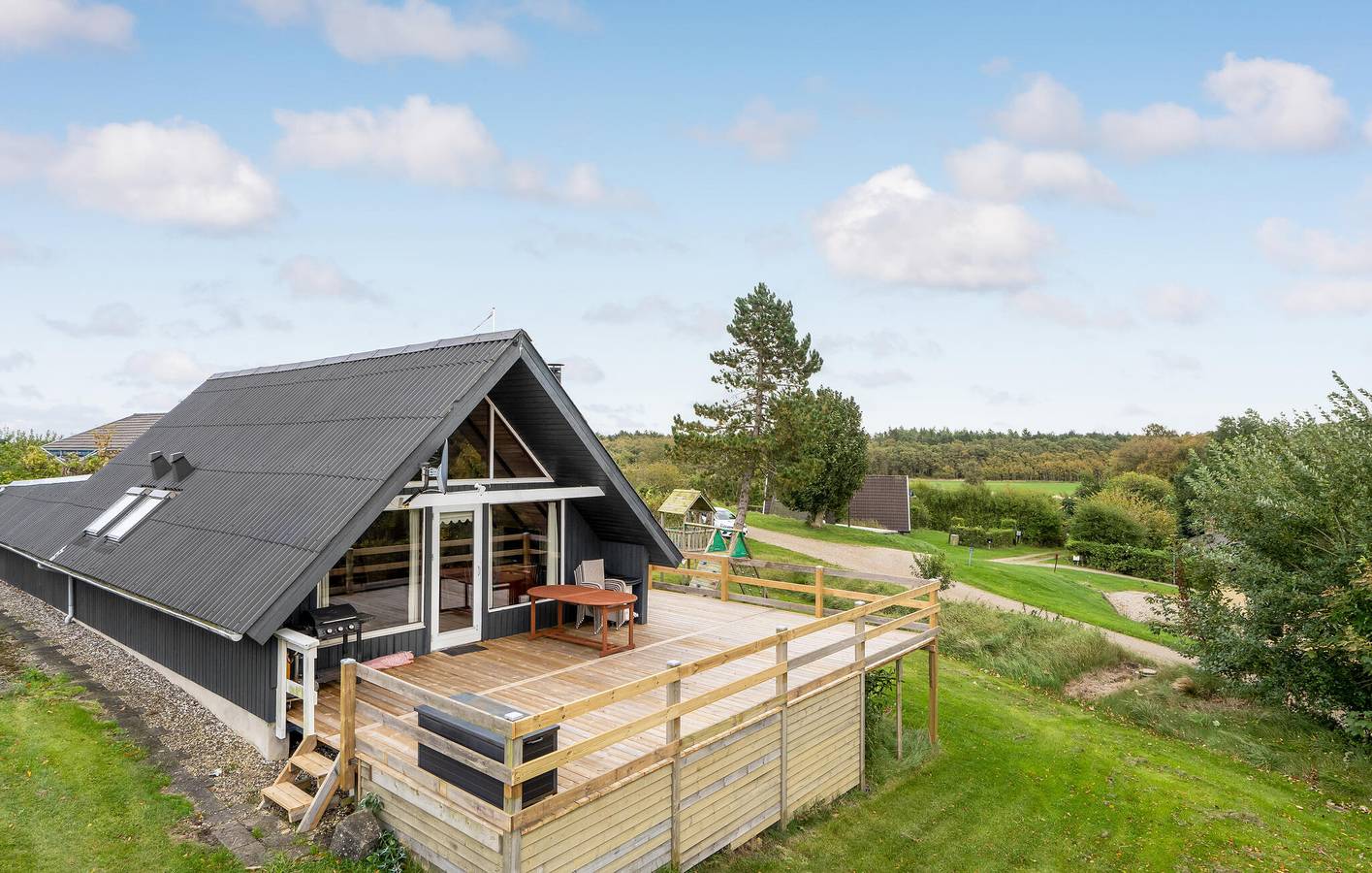 Holiday home for 6 people with terrace in Eskov Strandpark, Limfjord in Westjütland