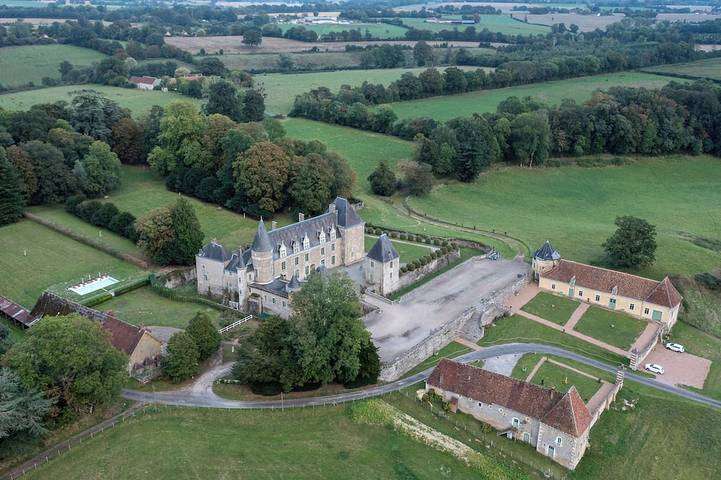 Château pour 14 personnes, avec jardin dans Orne