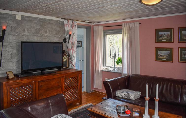 Hus för 4 Personer med trädgård in Östergötland