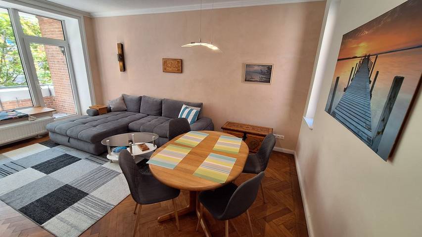 Ganze Wohnung, Schöne Ferienwohnung Altstadtquartier Eutin mit Balkon und Garage in Eutin, Ostholstein