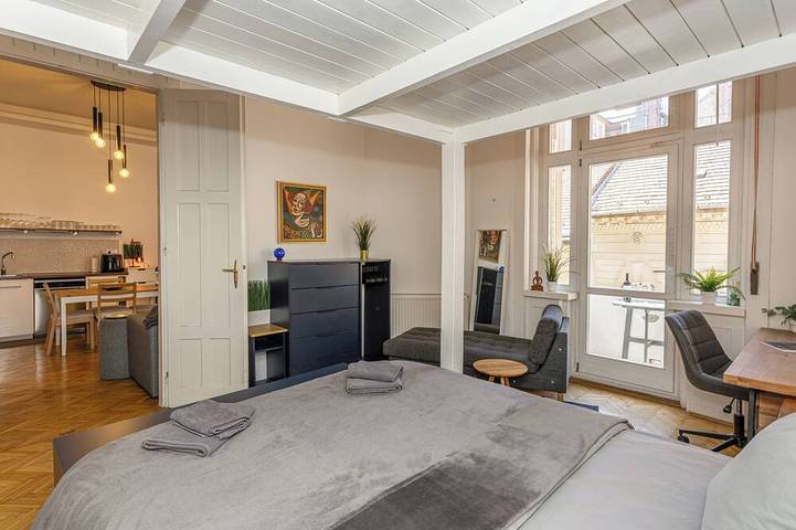 Ganze Wohnung, Bp Sky - Spacious four bedroom in central Budapest in Budapest, Danube-Ipoly National Park