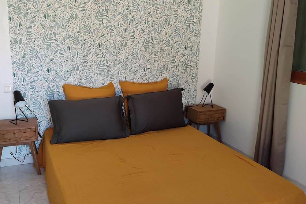 Holiday house: swimming pool, river, mountains, sea 20 minutes away. in Manso, Parco naturale regionale della Corsica