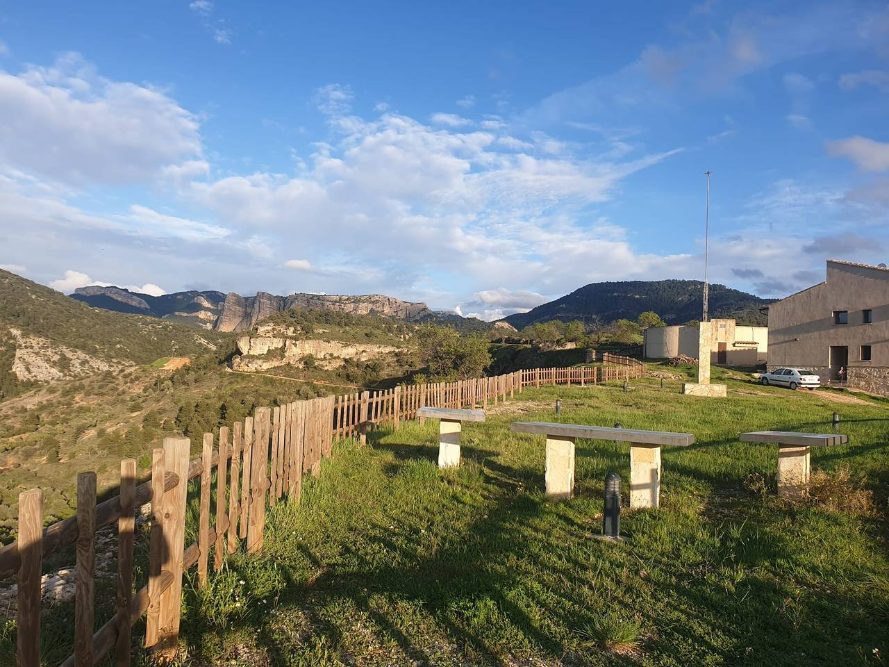 Ferienhaus 'Casacastillo28' mit Bergblick, Wlan und Klimaanlage in Peñarroya de Tastavins, Teruel und Umgebung